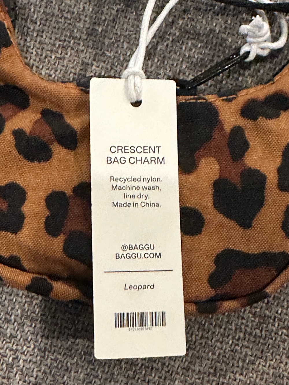 New! BAGGU crescent bag charm in leopard NWT - Picture 6 of 16